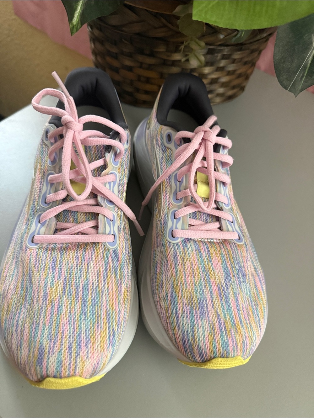 Brooks Kids Pastel Multi-Color Knit Sneakers with Pink Laces
